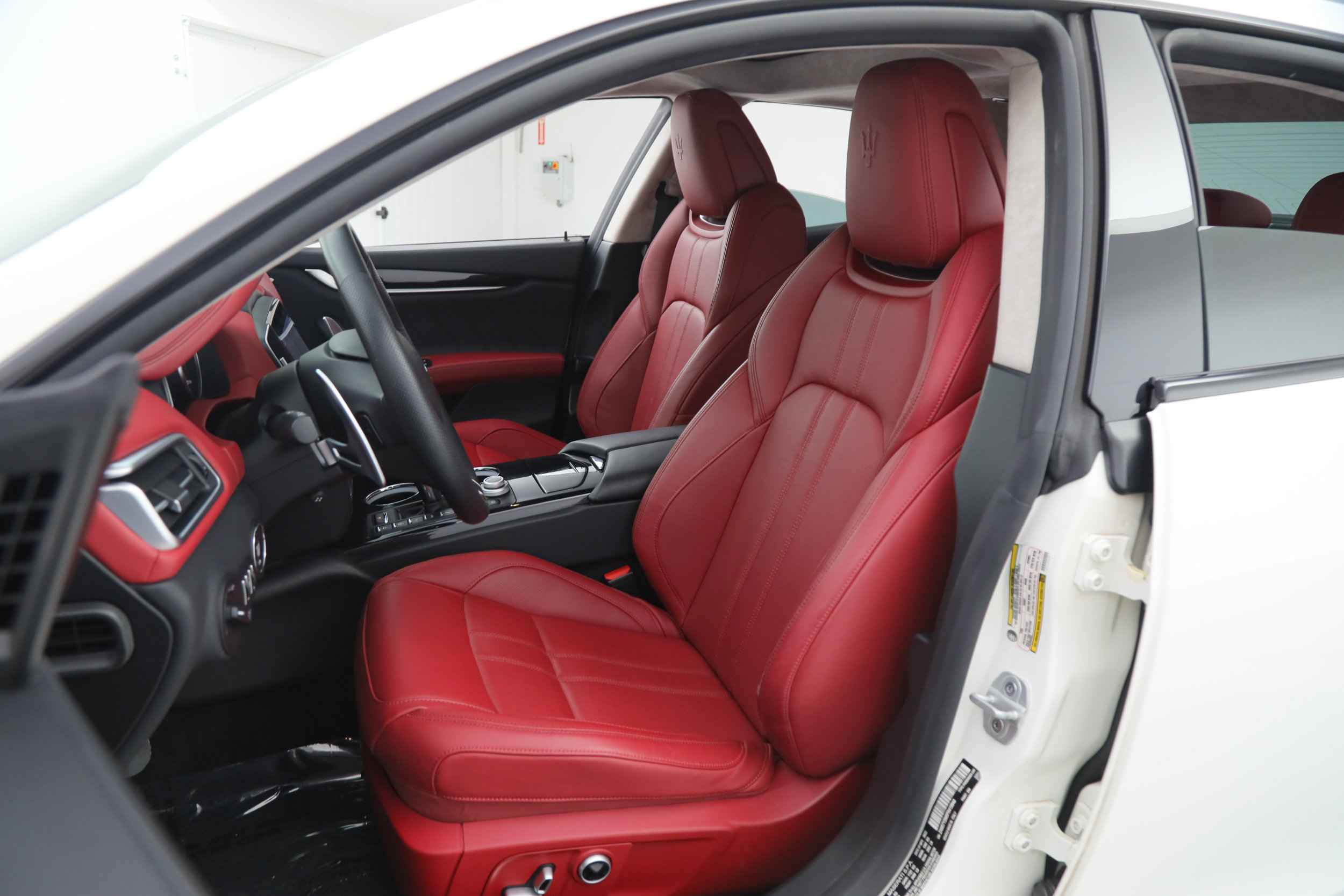 Certified 2023 Maserati Ghibli Modena RWD image 15