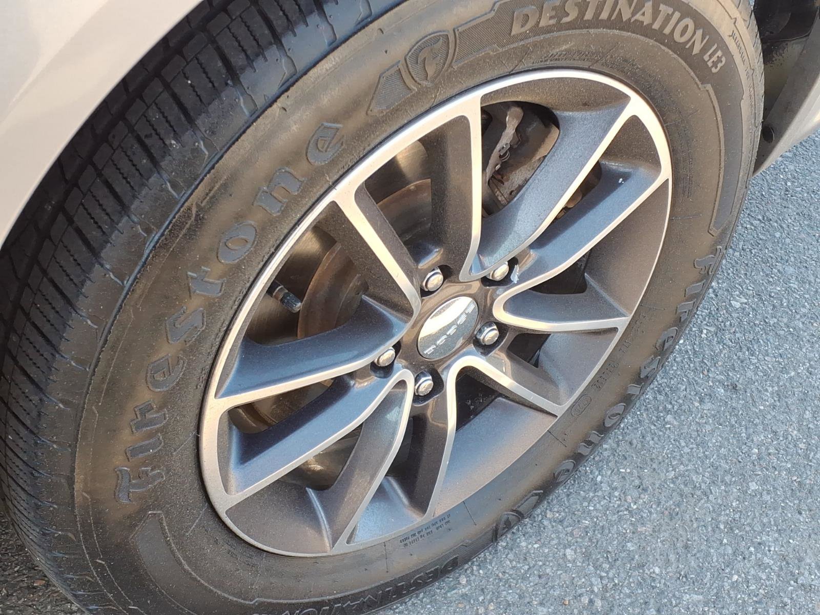 Used 2017 Dodge Grand Caravan SXT FWD image 11