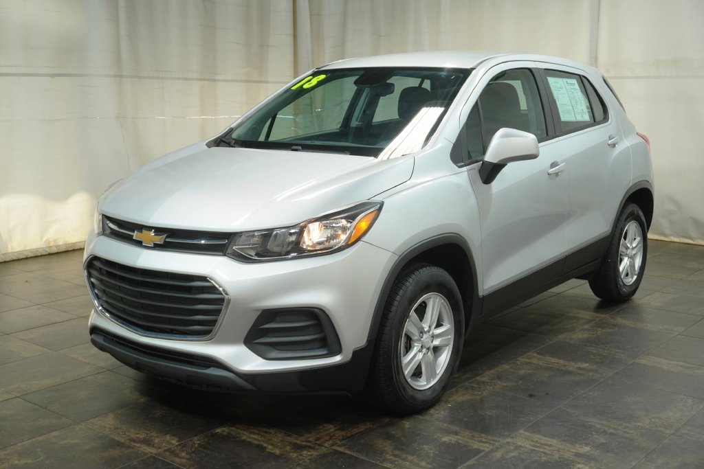Used 2018 Chevrolet Trax LS AWD/4WD image 2