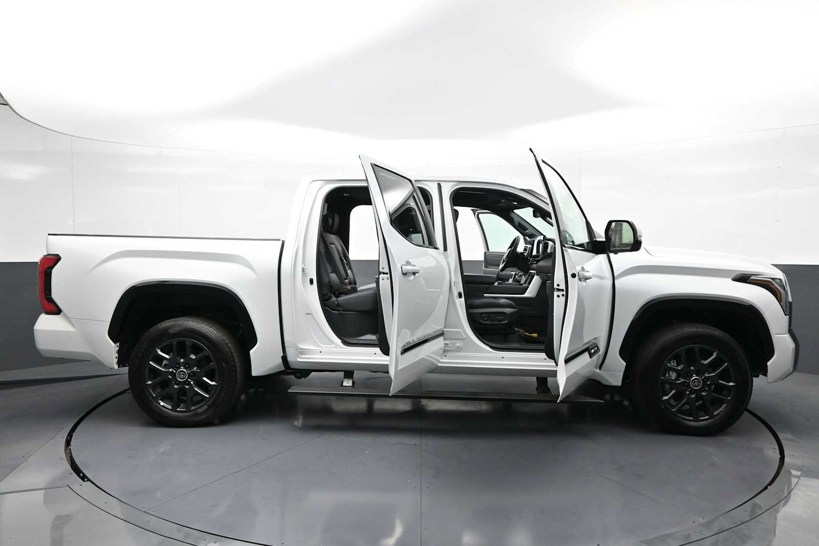 New 2024 Toyota Tundra Platinum AWD/4WD image 42