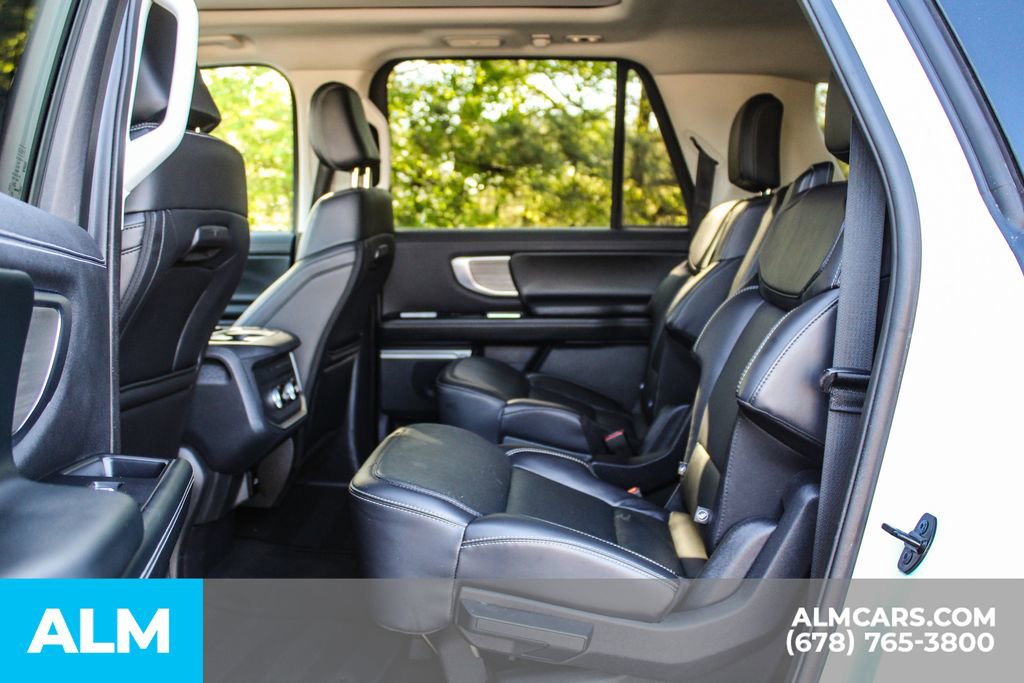Used 2025 Ford Expedition Max Platinum AWD/4WD image 18
