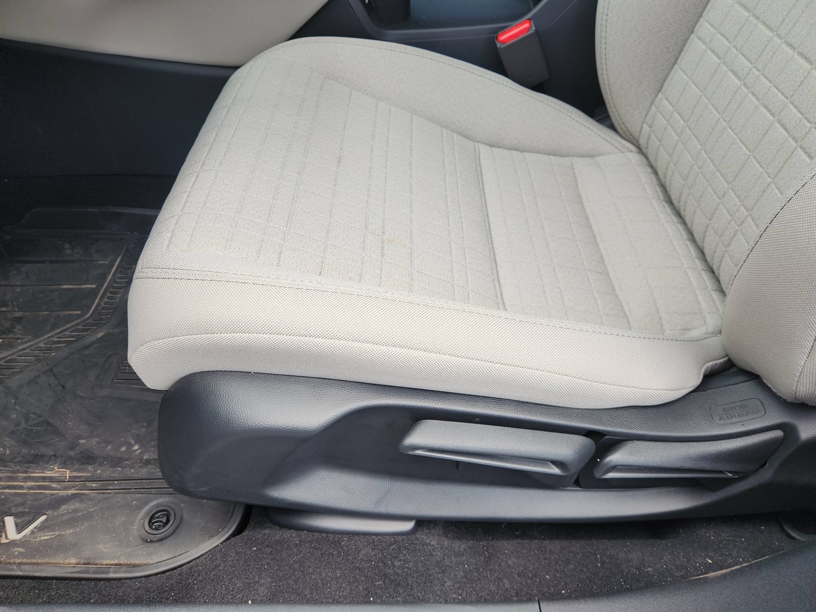 Used 2027 Honda HR-V LX image 29