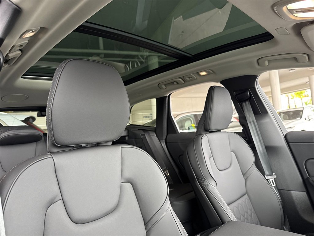 New 2026 Volvo XC60 T8 Plus image 16