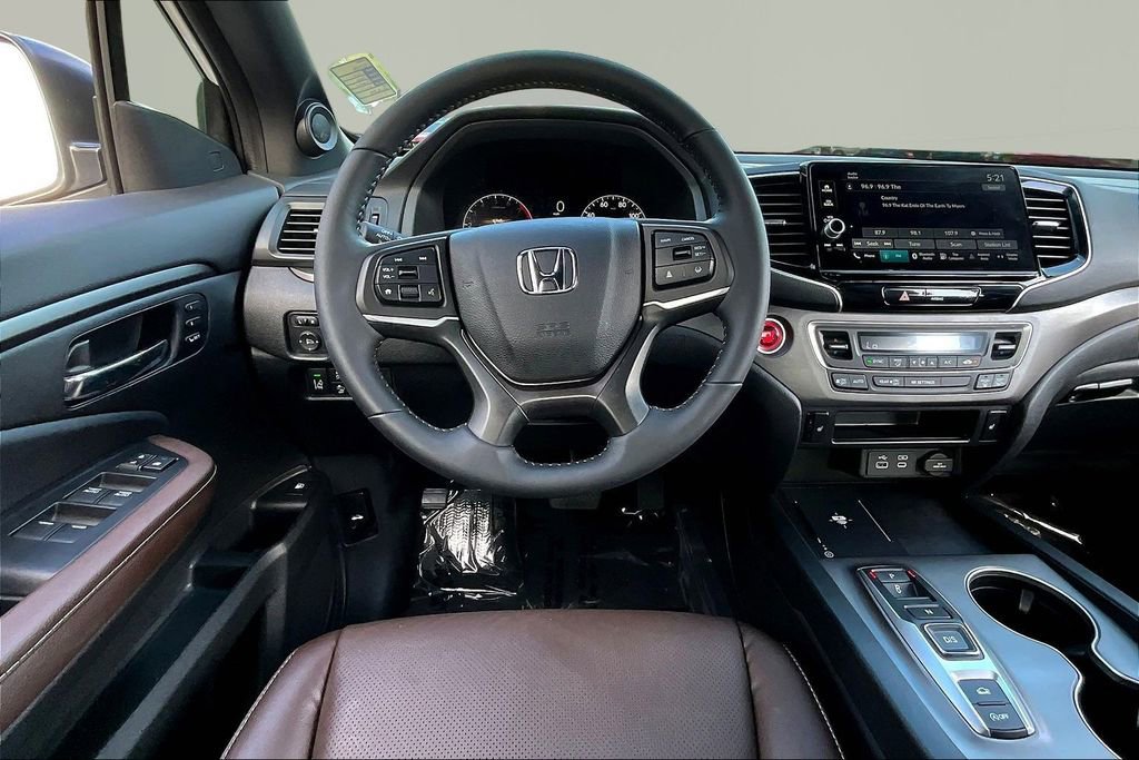 Certified 2025 Honda Ridgeline RTL image 8