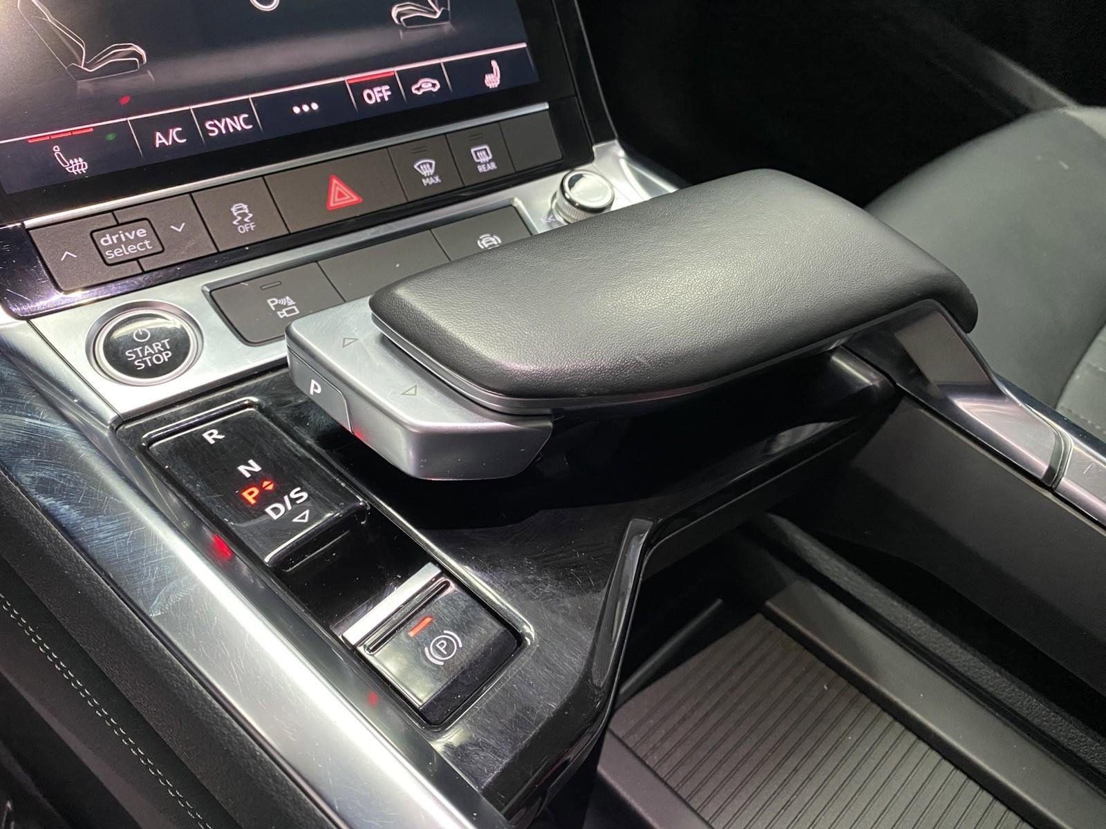 Used 2022 Audi e-tron Premium image 23
