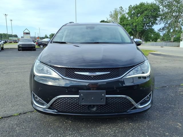 Used 2019 Chrysler Pacifica Limited FWD image 2