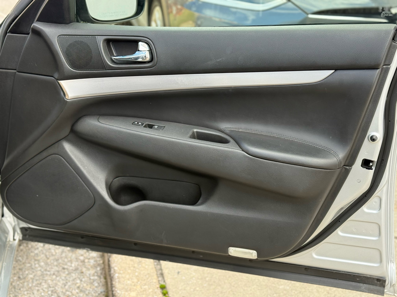 Used 2015 INFINITI Q40 AWD w/ Moonroof Package image 36