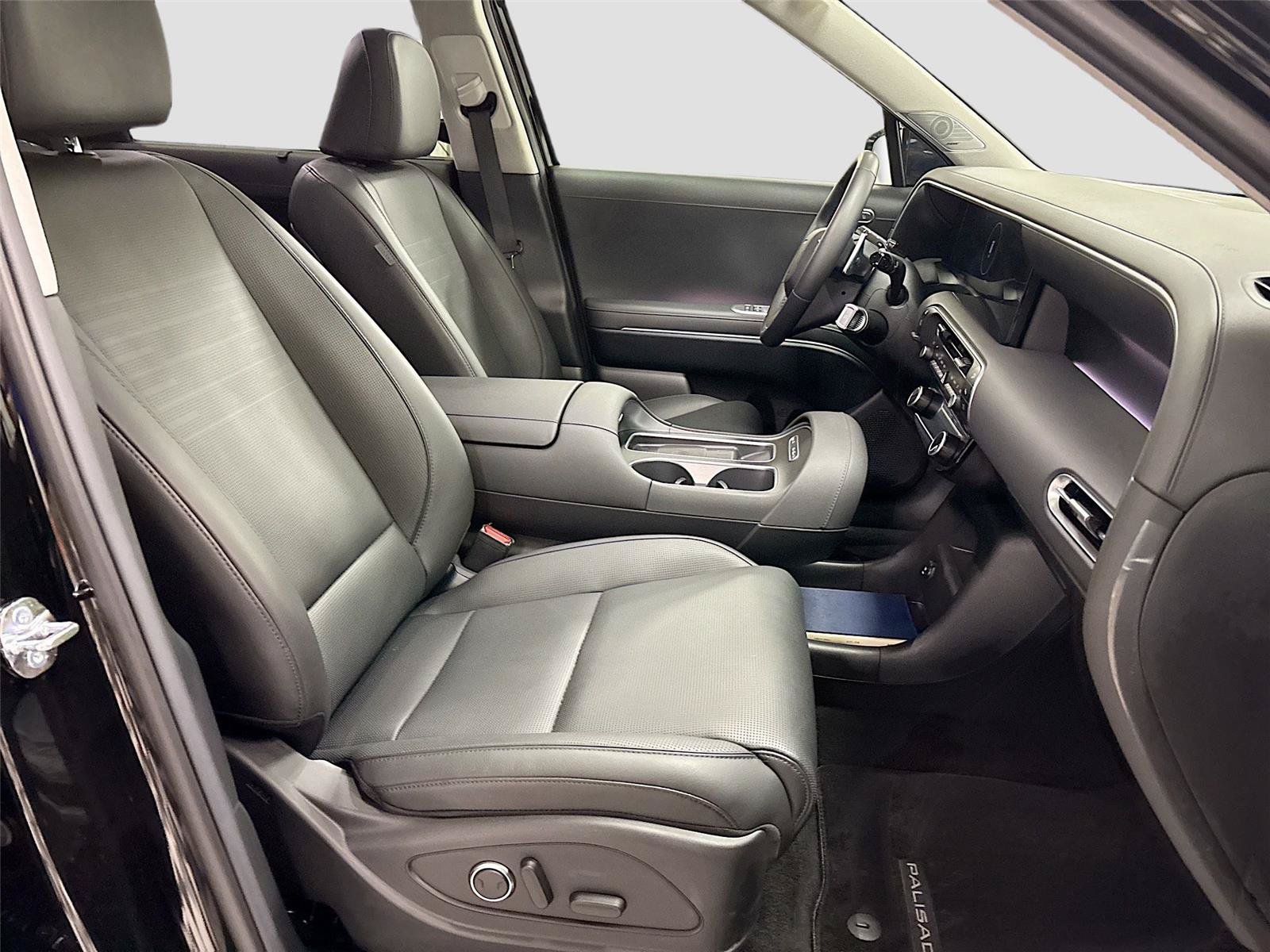 Certified 2026 Hyundai Palisade Limited AWD/4WD image 30