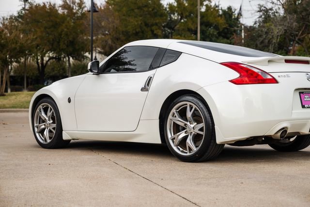 Used 2011 Nissan 370Z Touring w/ Sport Pkg image 29