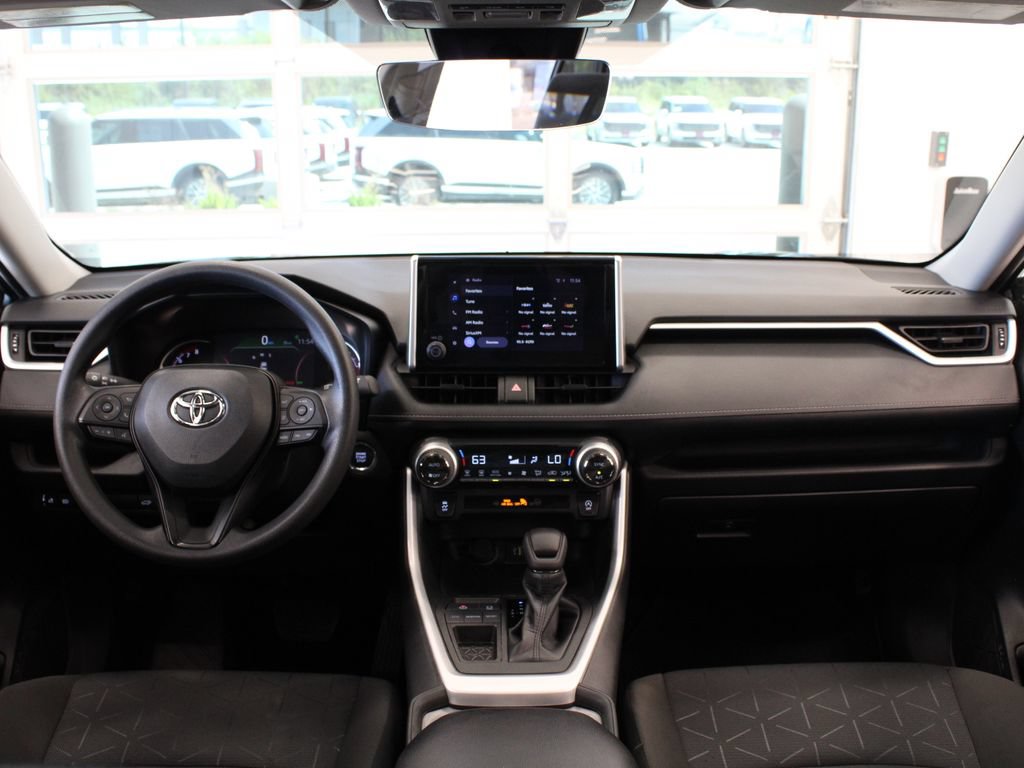 Used 2023 Toyota RAV4 XLE w/ Convenience Package FWD image 15