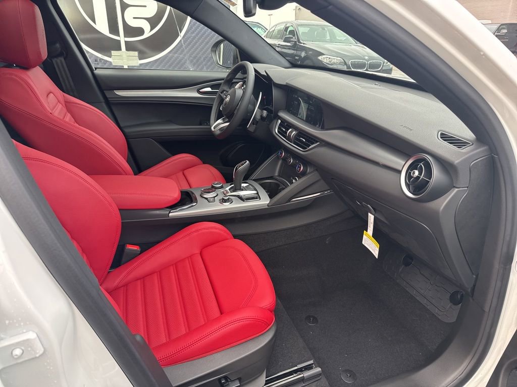New 2025 Alfa Romeo Stelvio Sprint w/ Veloce Package image 21