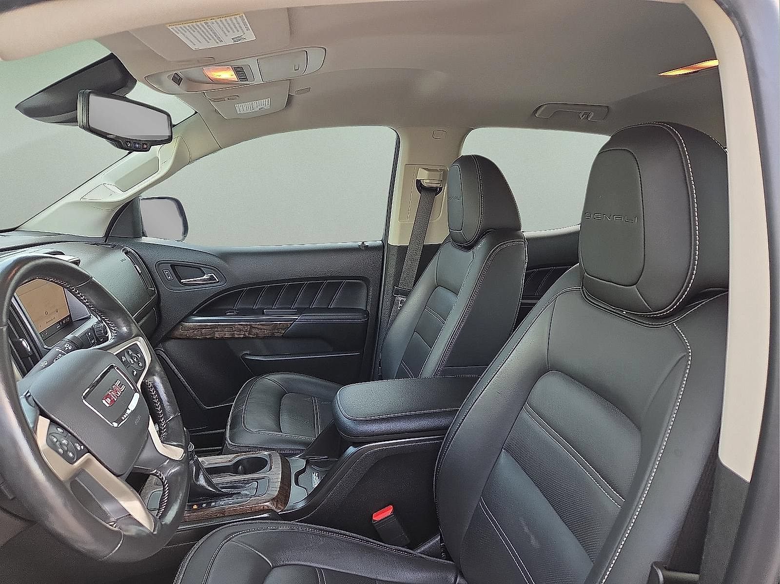 Used 2022 GMC Canyon Denali w/ Denali Black Edition Package AWD/4WD image 9