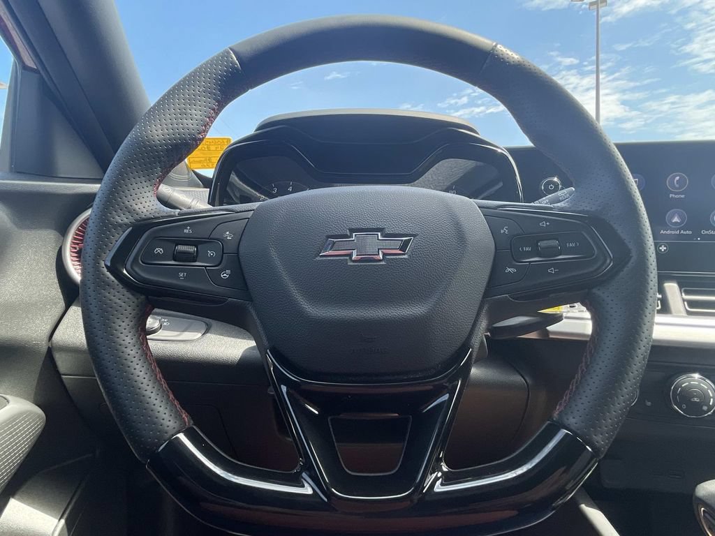 Used 2024 Chevrolet Trax RS w/ Sunroof Package FWD image 24