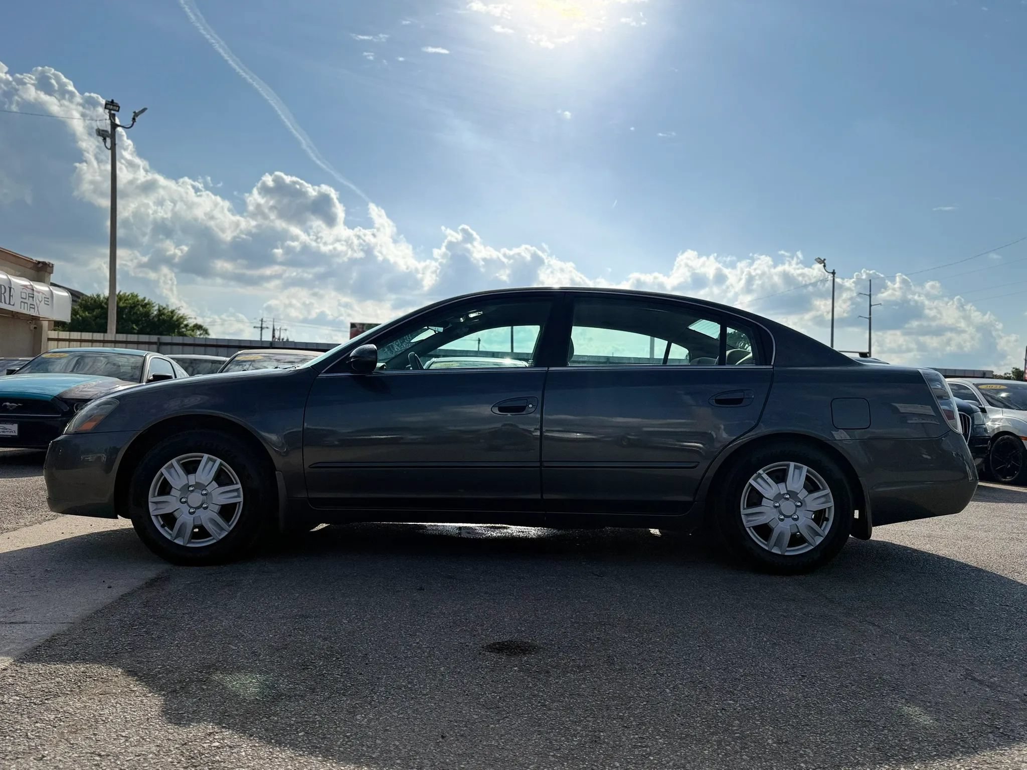 Used 2005 Nissan Altima 2.5 S w/ (S02) Side Airbags Pkg FWD image 10