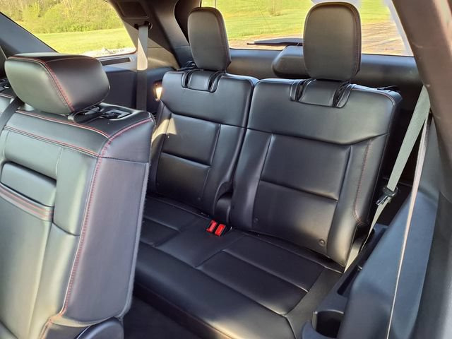 Used 2025 Ford Explorer ST-Line w/ ST-Line Street Pack AWD/4WD image 75