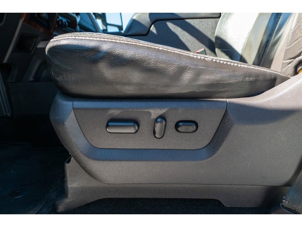 Used 2014 Ford F250 Lariat w/ Lariat Interior Package image 14