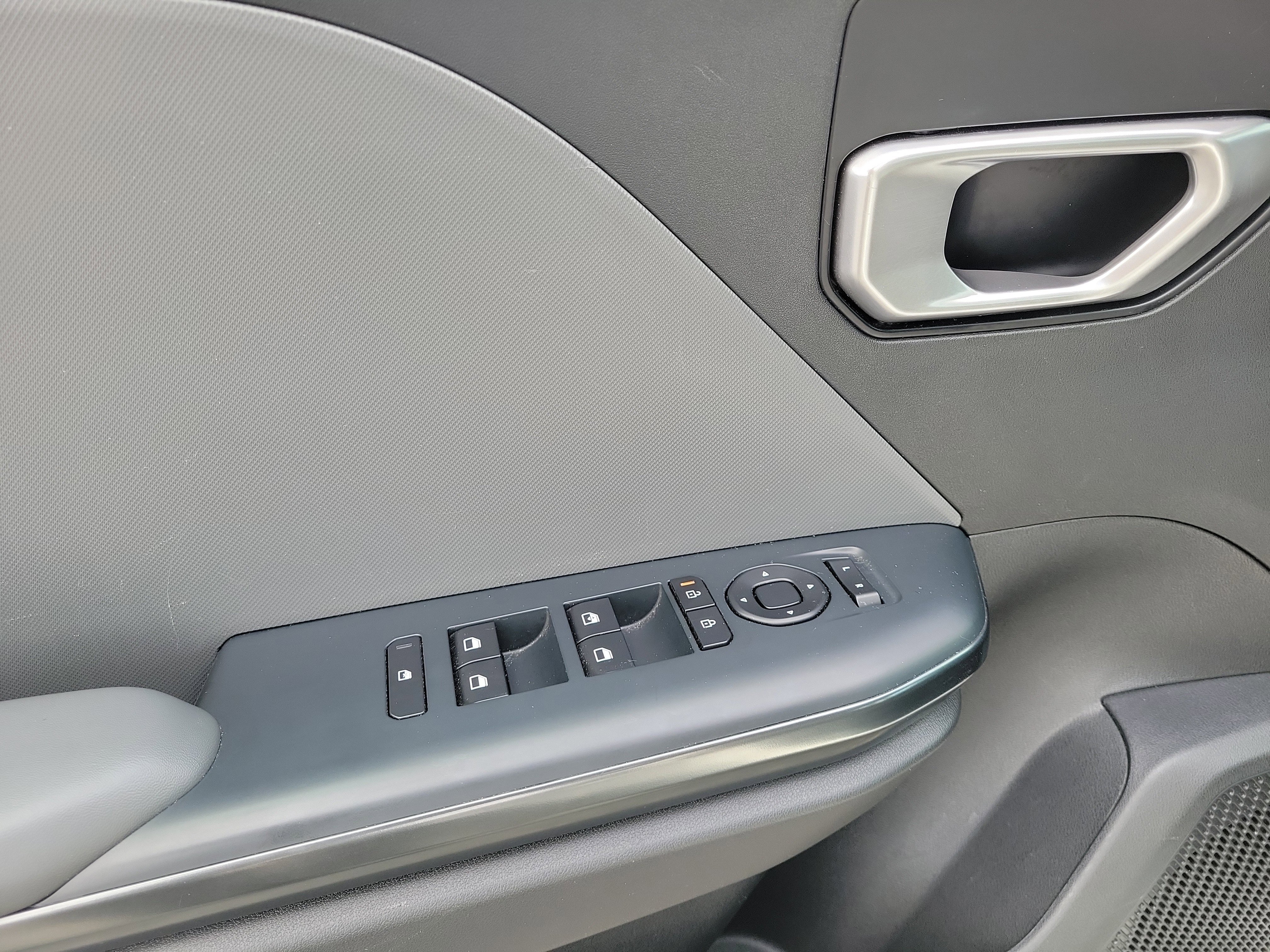 Used 2025 Kia K4 FWD image 12
