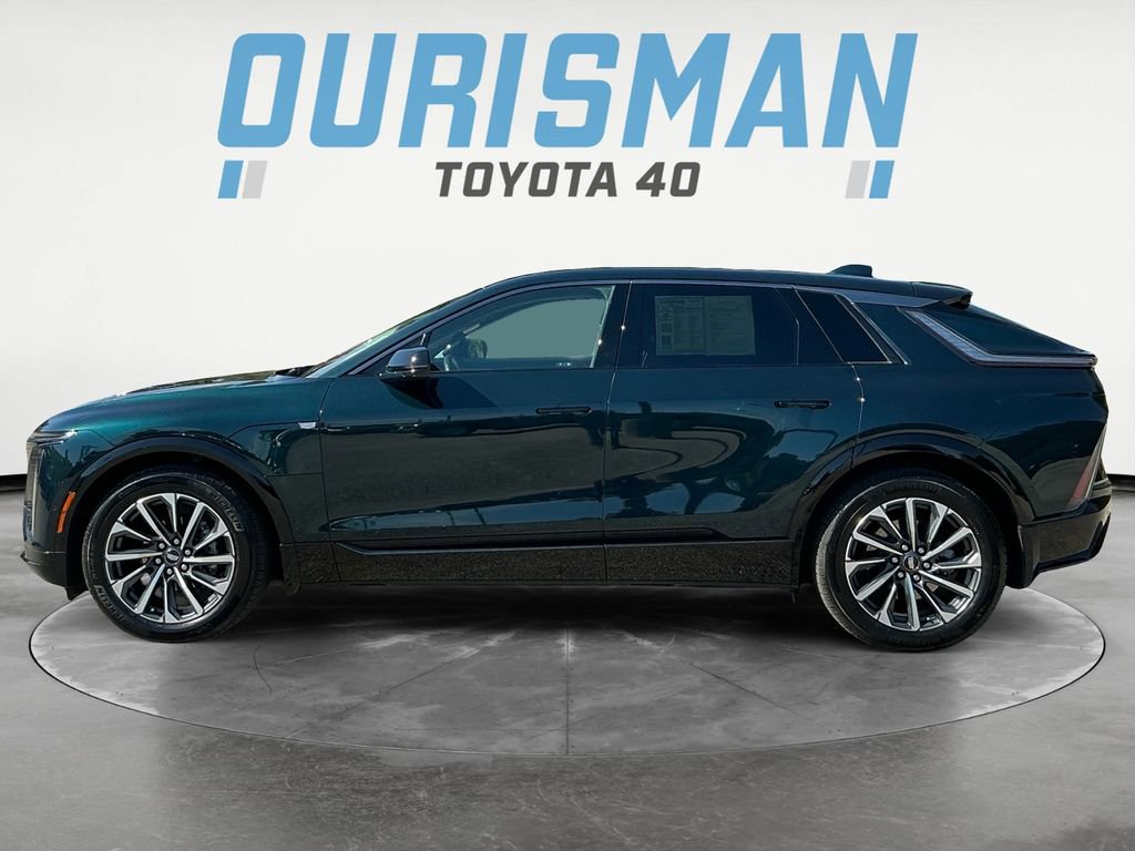Used 2024 Cadillac Lyriq Sport w/ LPO, Floor Liner Package AWD/4WD image 4