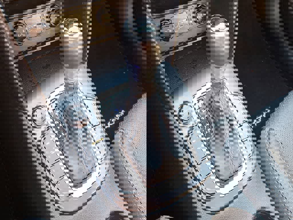 Used 2021 Hyundai Kona Limited w/ Cargo Package image 15