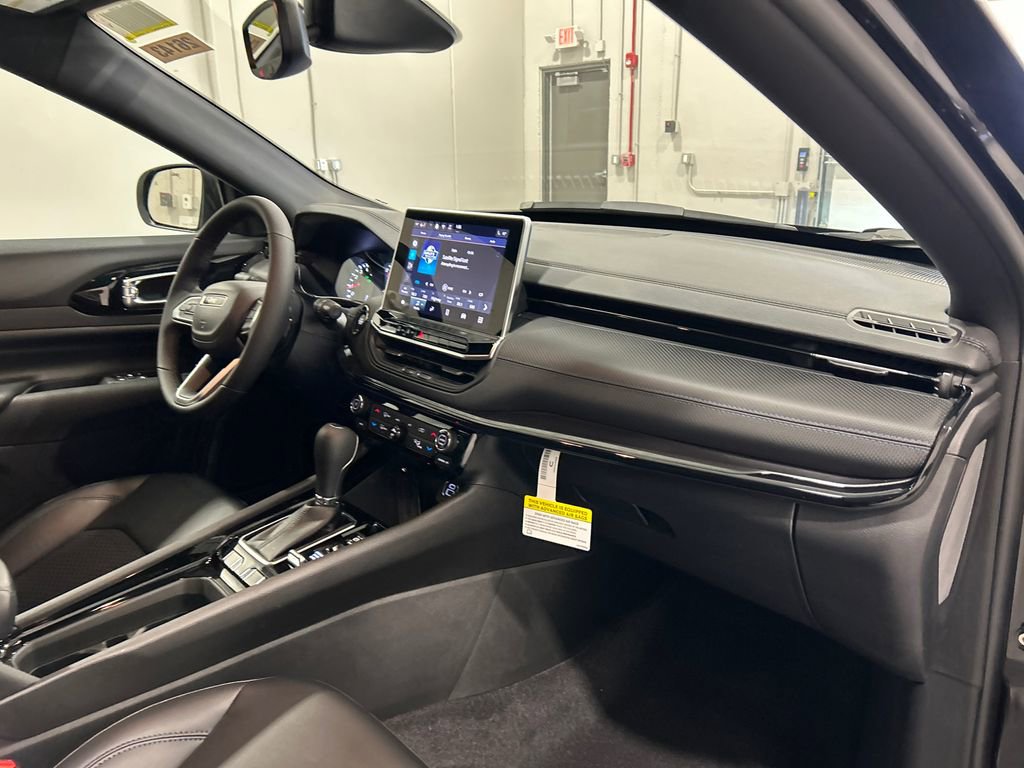 New 2026 Jeep Compass Latitude image 36