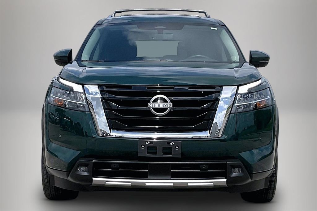 Used 2024 Nissan Pathfinder SL w/ SL Premium Package image 3