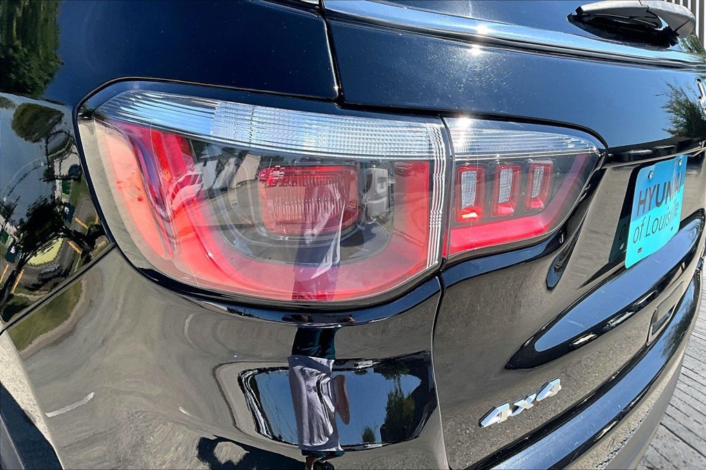 Used 2018 Jeep Compass Limited w/ Safe & Security Group AWD/4WD image 32