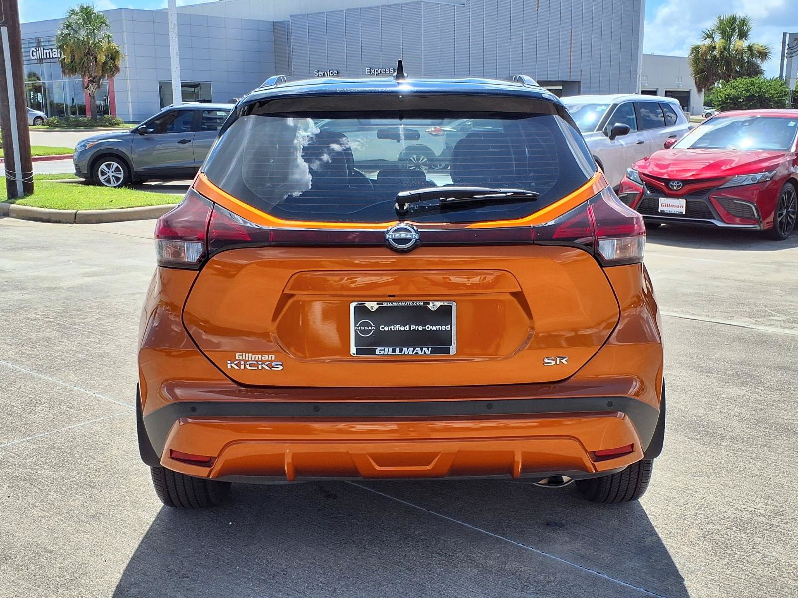 Used 2023 Nissan Kicks SR w/ SR Premium Package FWD image 7