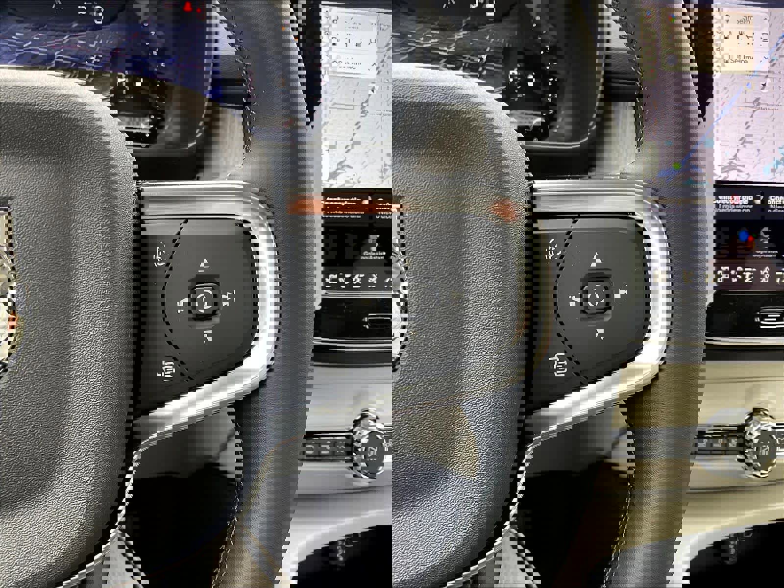 New 2026 Volvo XC40 B4 Plus w/ Climate Package image 18