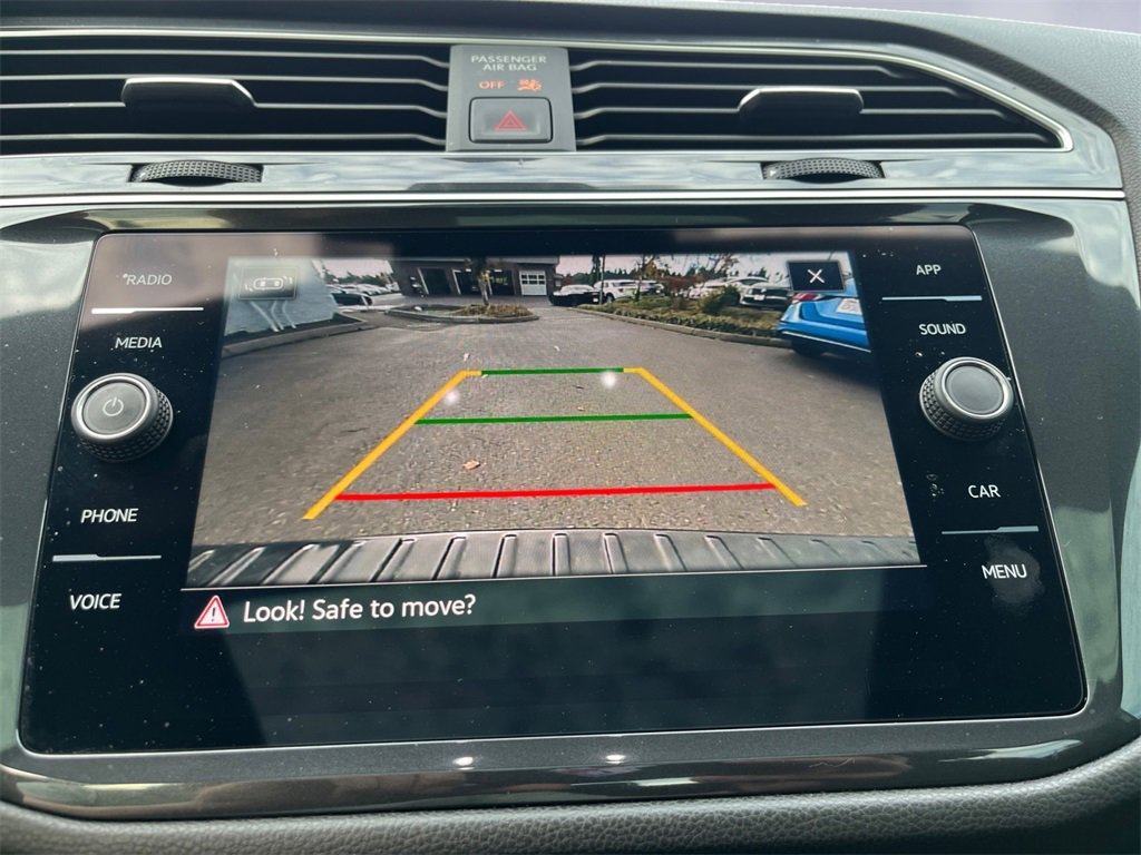 Used 2024 Volkswagen Tiguan SE R-Line image 14