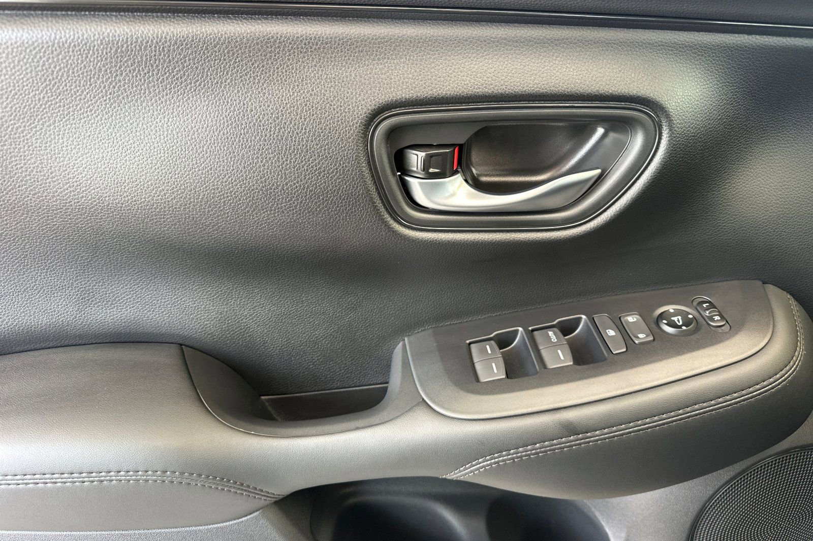 New 2026 Honda HR-V LX image 11