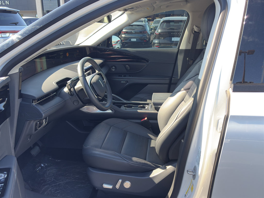 Used 2026 Lincoln Nautilus Reserve AWD/4WD image 12