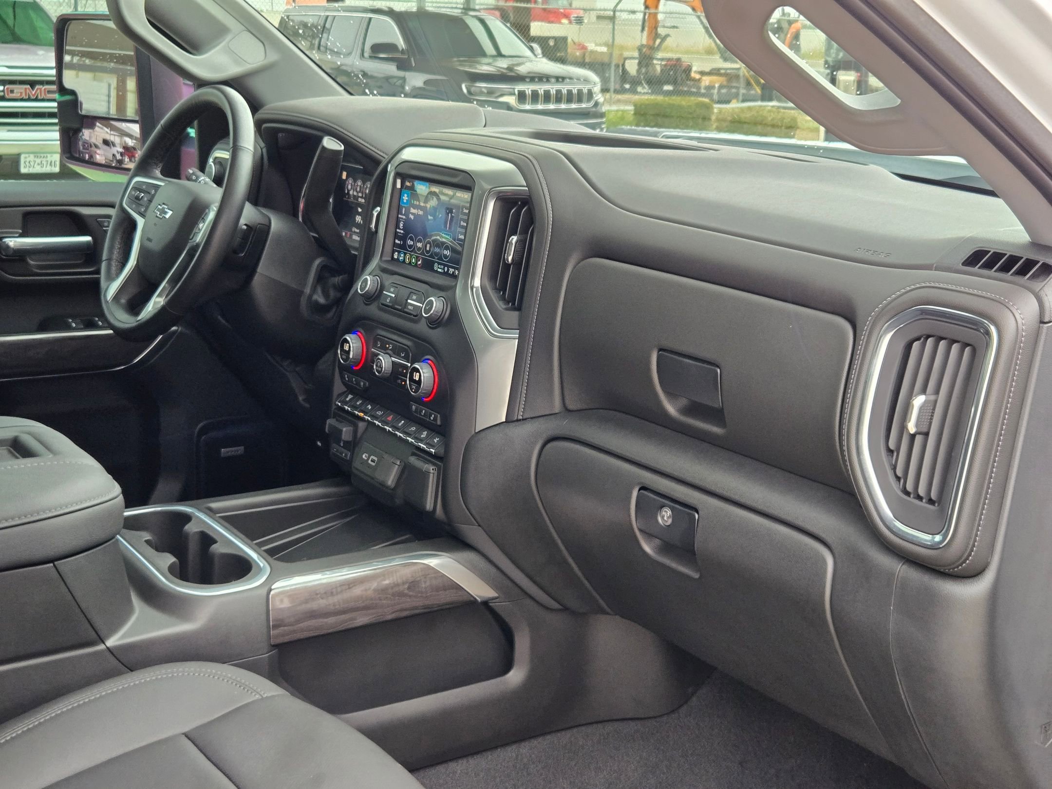 Certified 2022 Chevrolet Silverado 2500 LTZ w/ LTZ Plus Package image 30