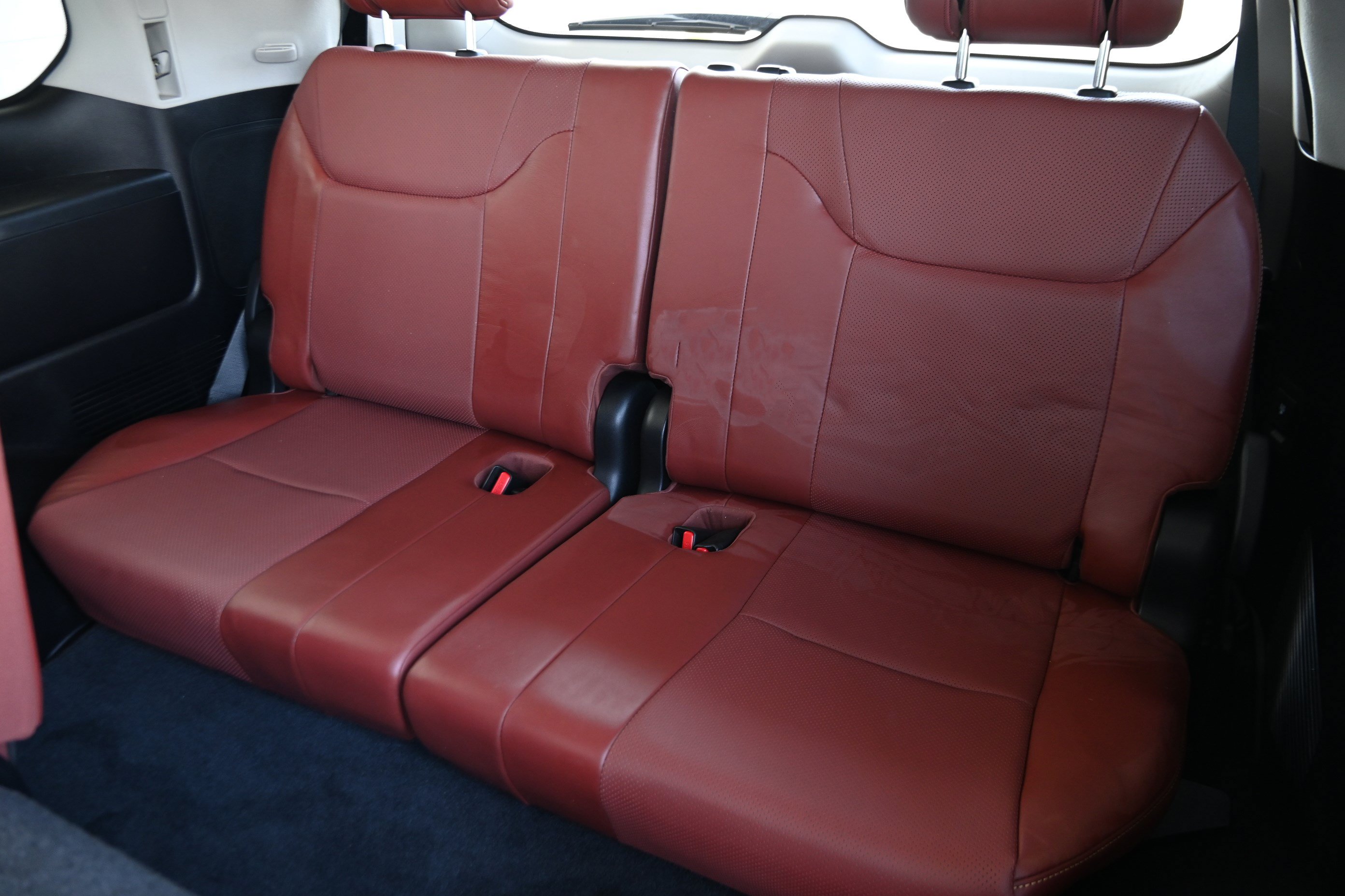 Used 2021 Lexus LX 570 4WD w/ Luxury Package image 13