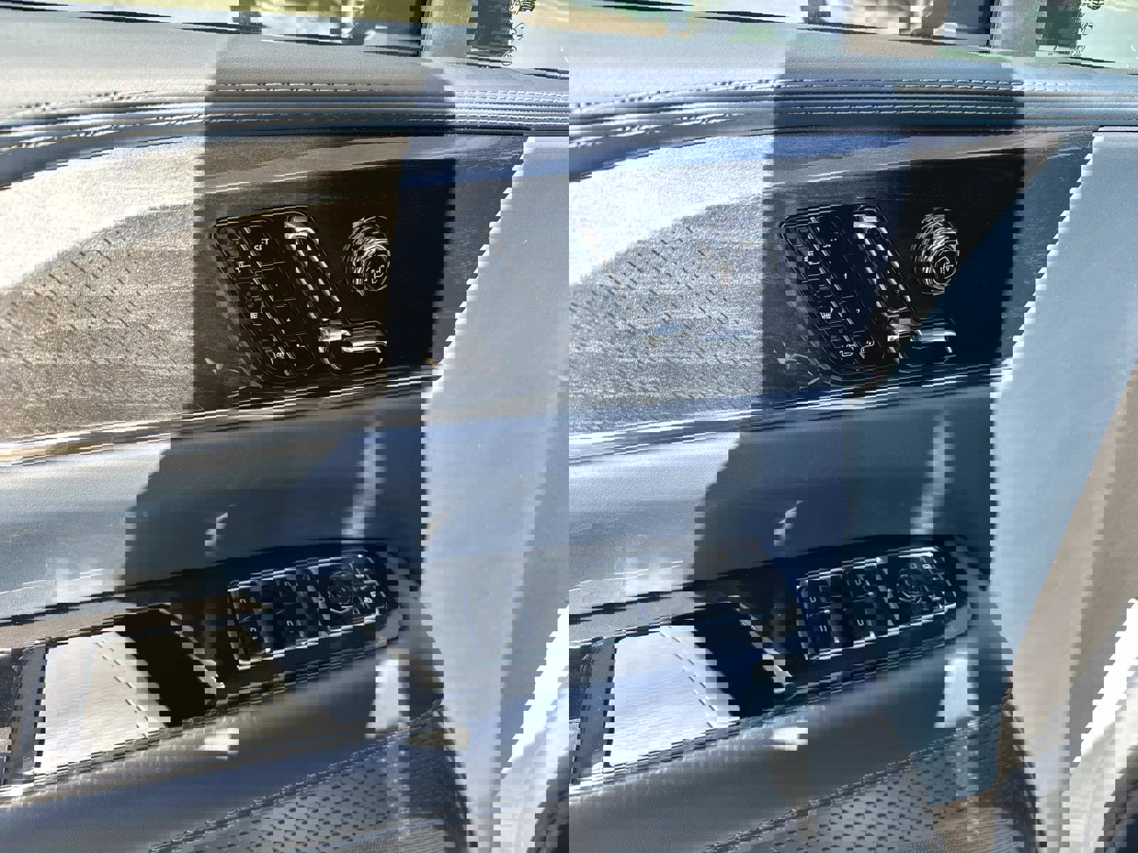 New 2026 Cadillac Escalade IQL Luxury image 21