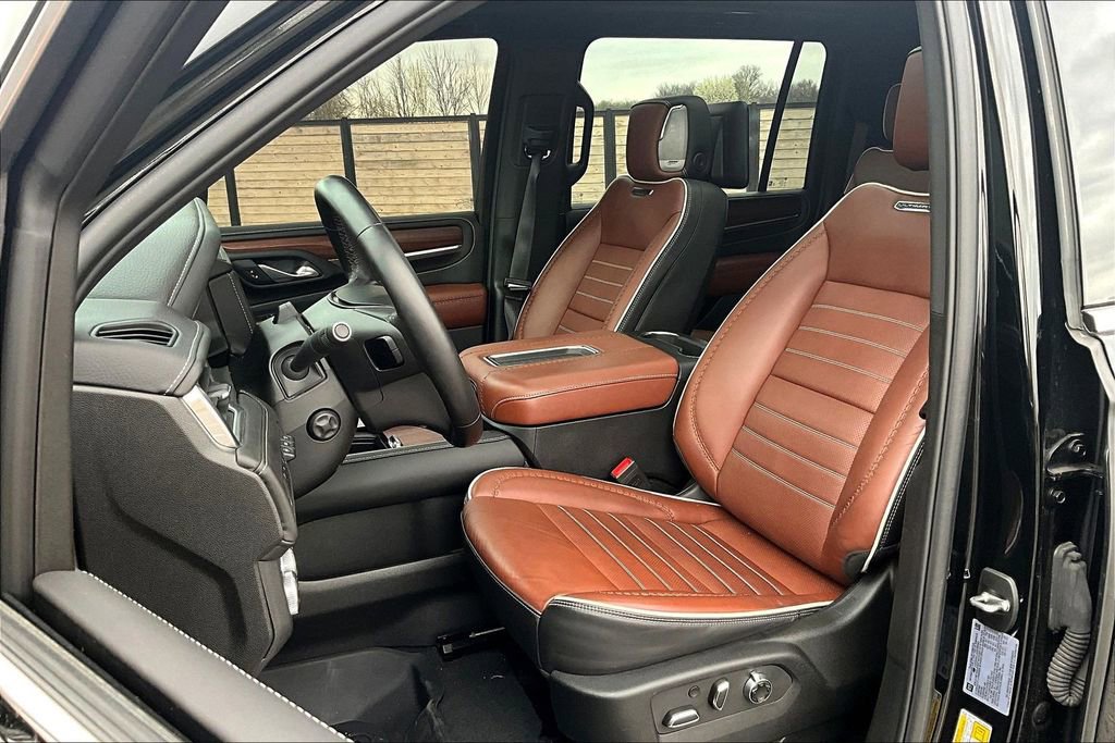 Used 2024 GMC Yukon XL Denali Ultimate image 25