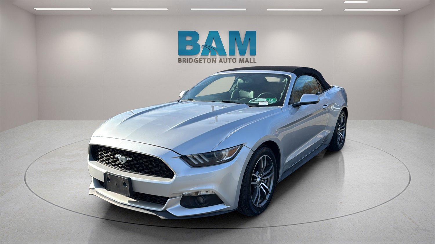 Used 2016 Ford Mustang Premium image 3
