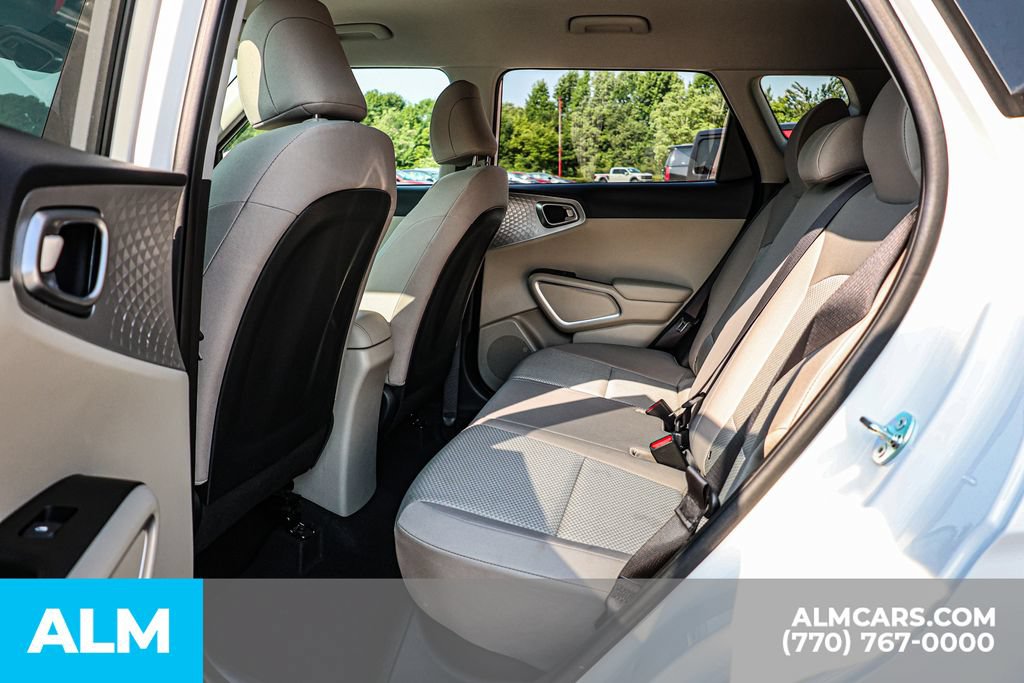 Used 2025 Kia Soul LX w/ LX Technology Package FWD image 18