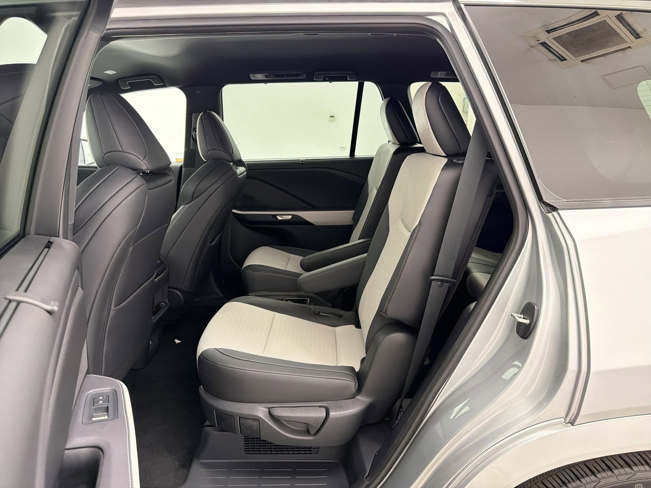 Certified 2024 Lexus TX 500h AWD w/ Technology Package image 14