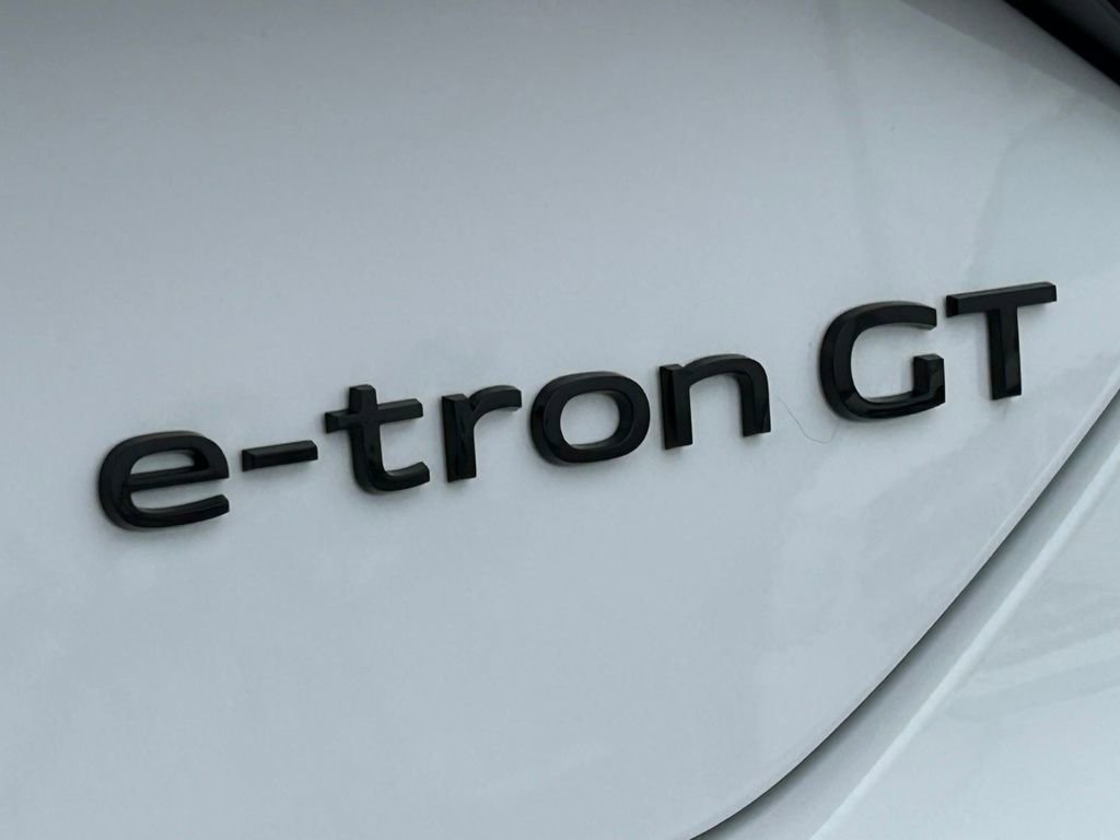New 2026 Audi RS e-tron GT Base image 71