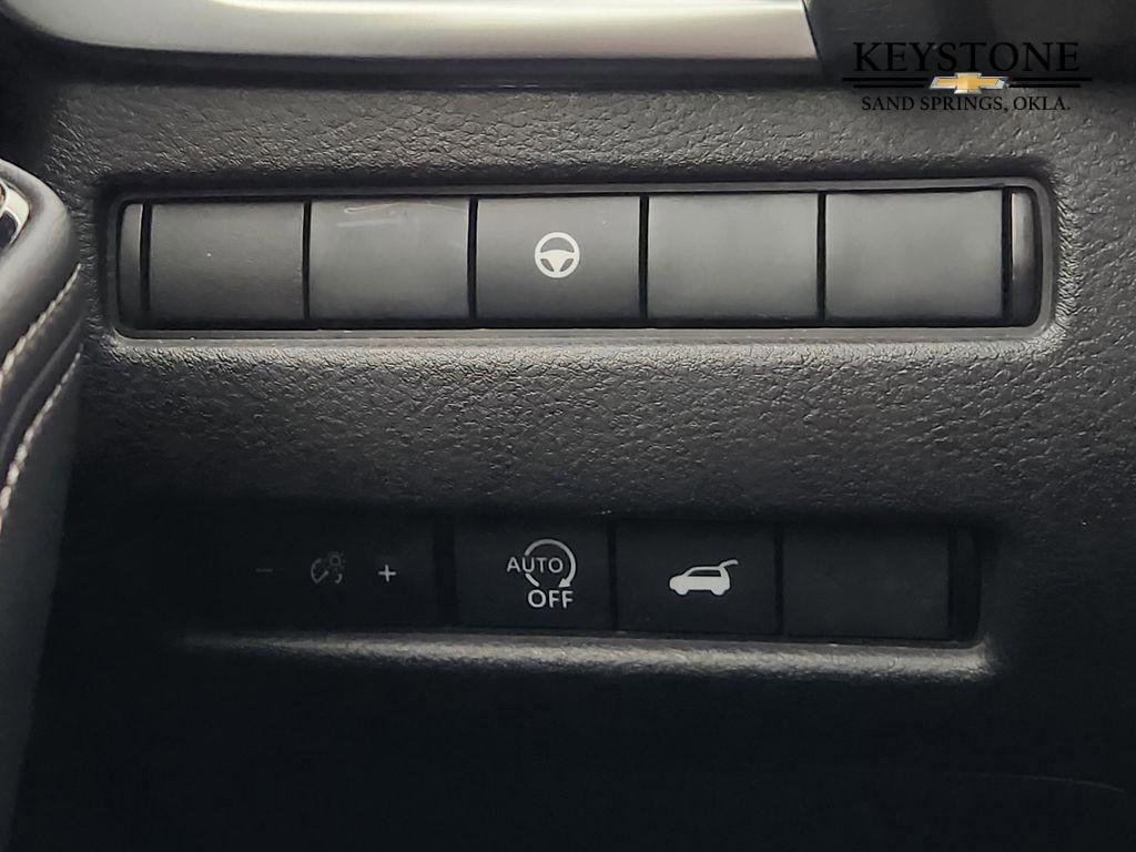 Used 2024 Nissan Rogue SV image 22