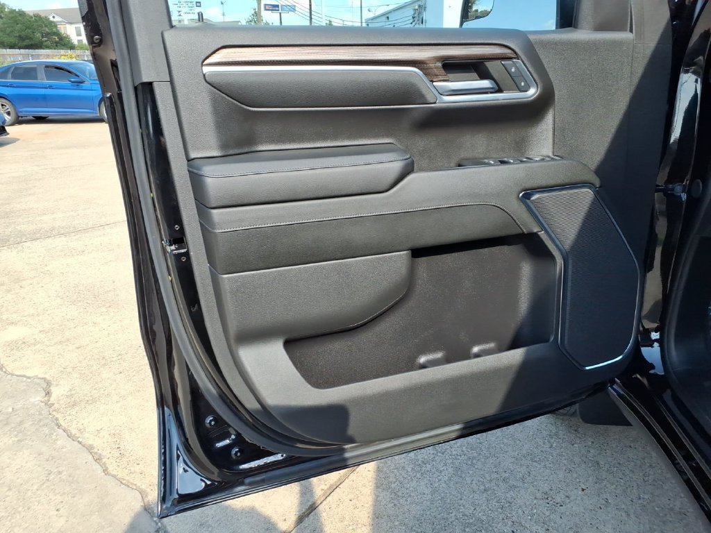 Used 2024 Chevrolet Silverado 1500 LT AWD/4WD image 23