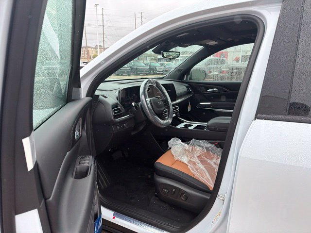 New 2027 Chevrolet Traverse Z71 w/ Enhanced Driving Package AWD/4WD image 6