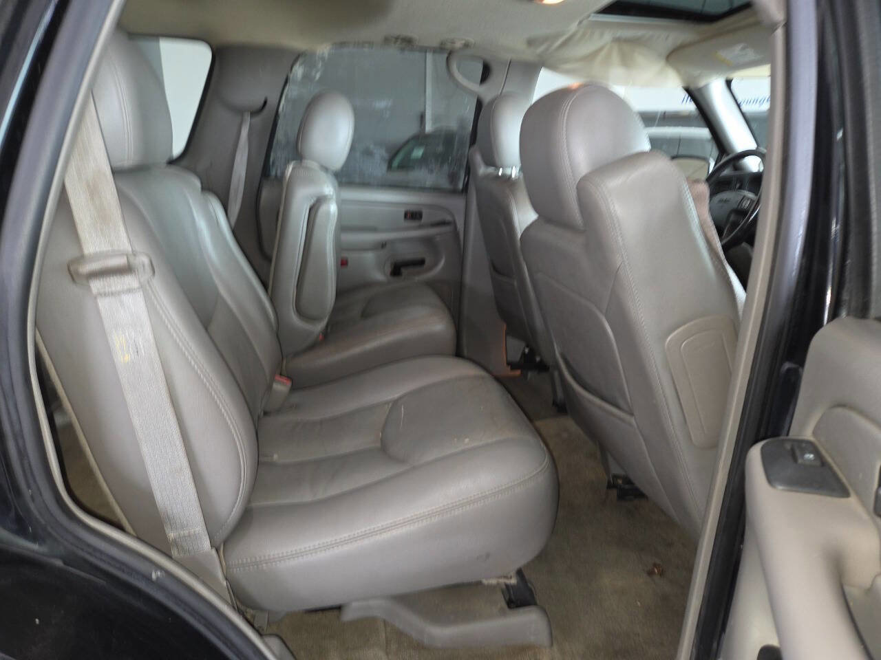 Used 2005 GMC Yukon SLT w/ SLT Preferred Equipment Group AWD/4WD image 24
