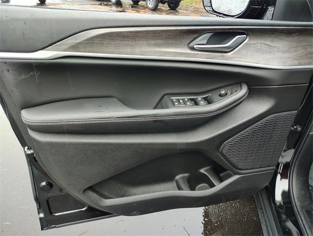 New 2026 Jeep Grand Cherokee Laredo image 11