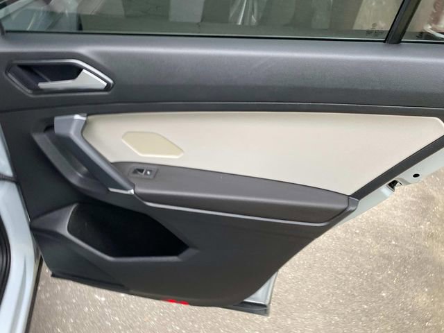 Used 2018 Volkswagen Tiguan SE w/ Panoramic Sunroof Package image 33