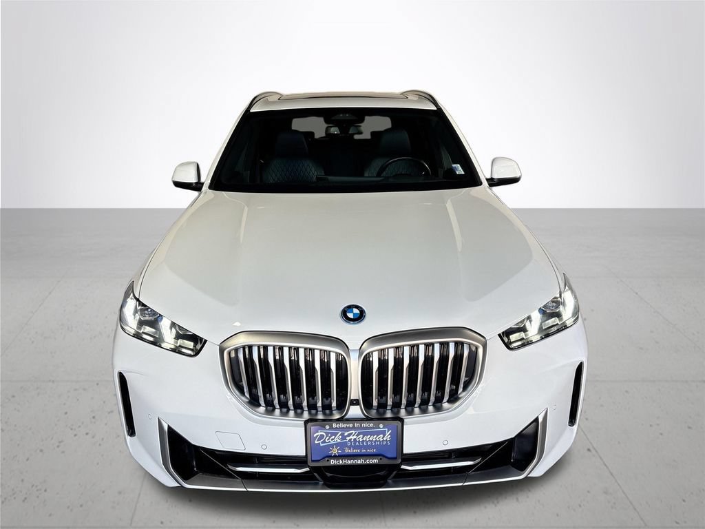 Used 2025 BMW X5 xDrive50e AWD/4WD image 3