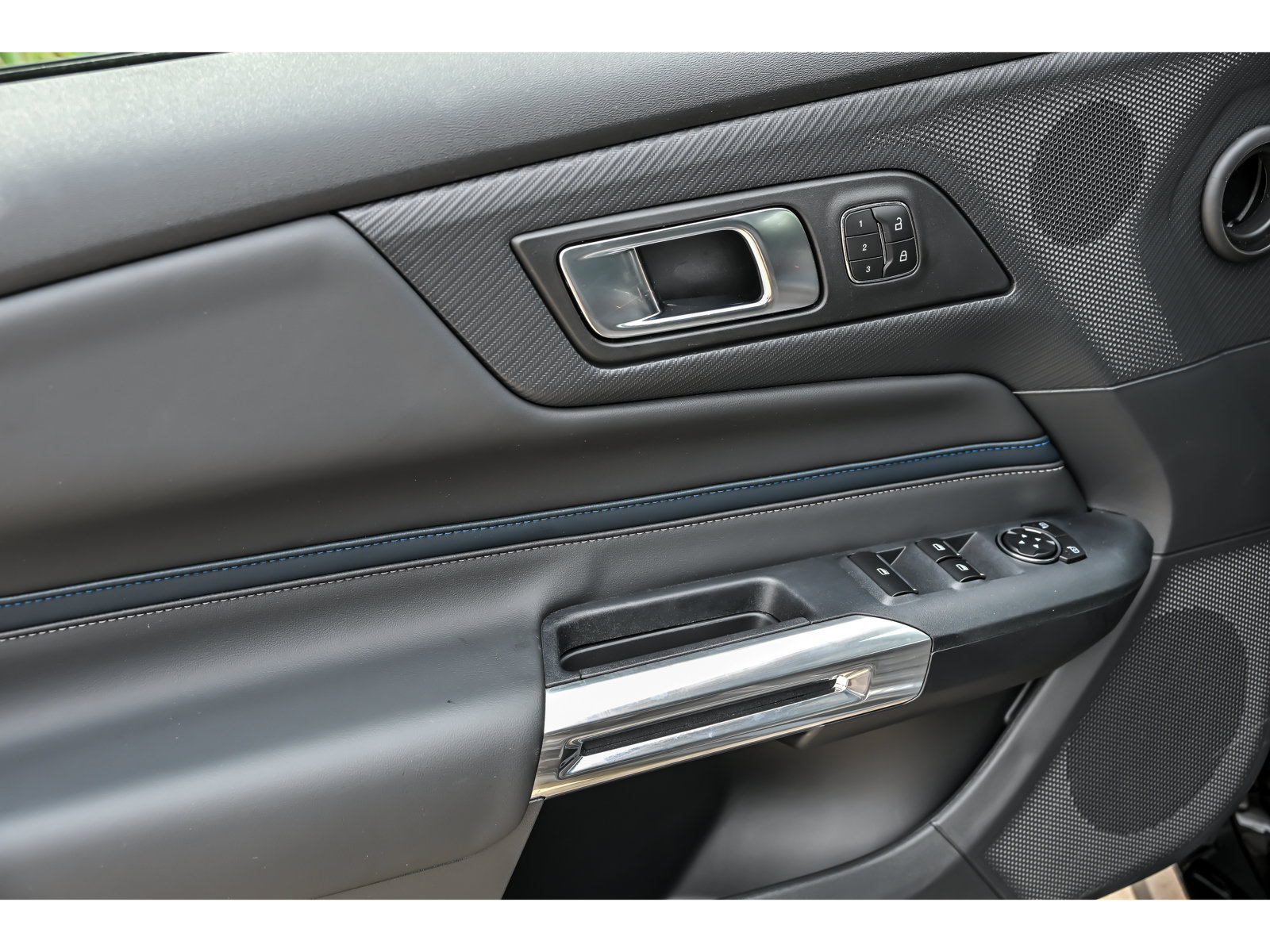 Used 2025 Ford Mustang GT Premium RWD image 21