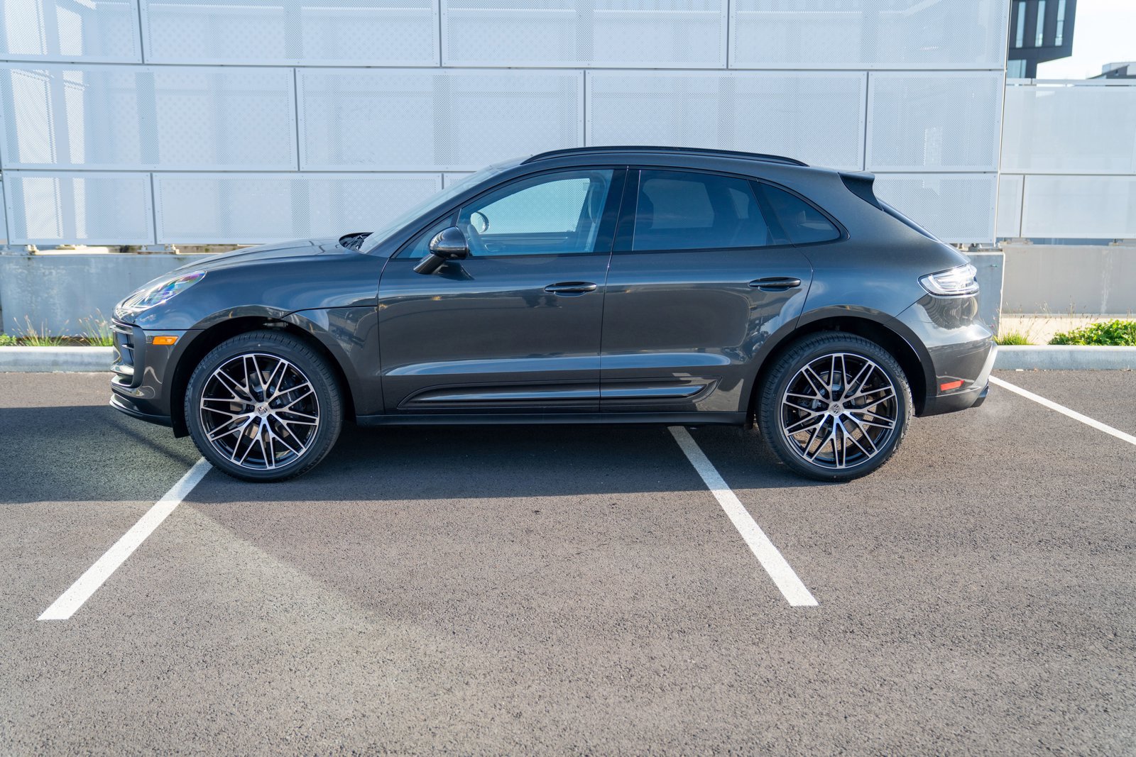 New 2026 Porsche Macan AWD/4WD video 2
