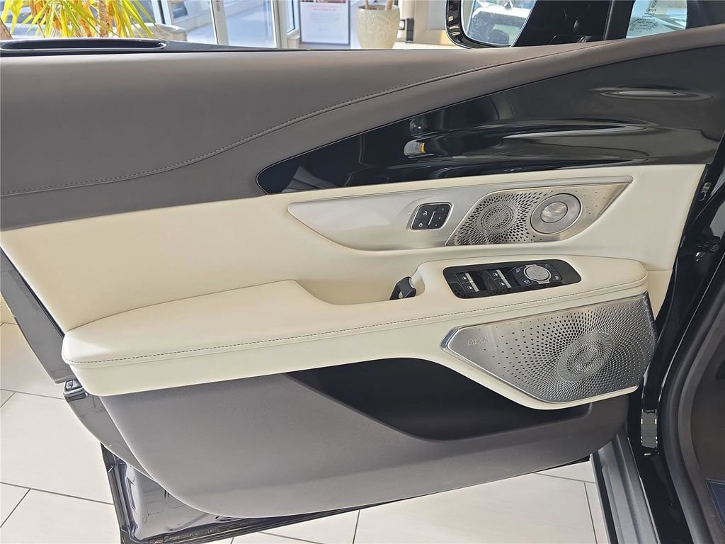 New 2024 Lincoln Nautilus Black Label image 14