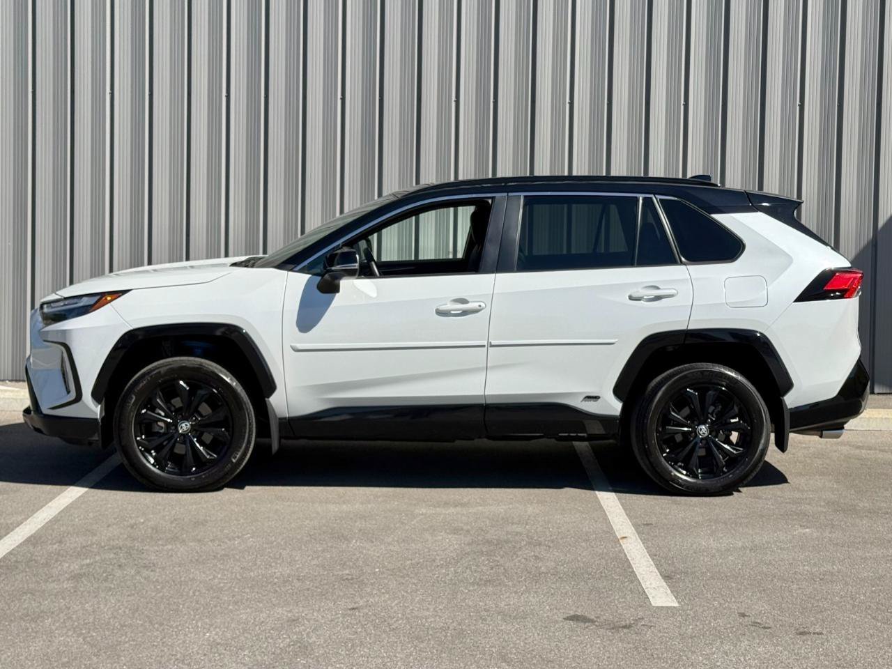 Used 2024 Toyota RAV4 XSE w/ Weather Package AWD/4WD image 8